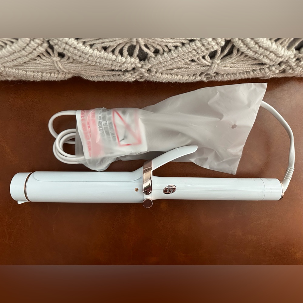 T3 SinglePass Curl Professional Curling Iron